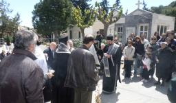 Επιτάφιος στο κοιμητήριο Πετρουπόλεως