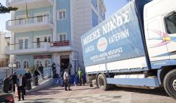 Δωρεά Κυπρίων προς τους ενδεείς της Μητροπόλεως