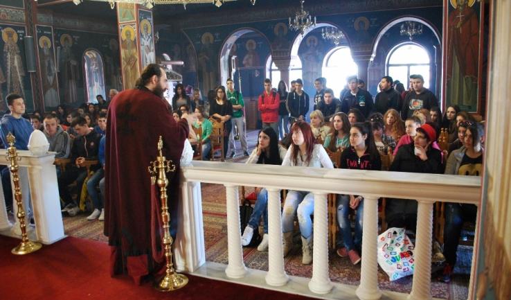 Ακολουθία των Προηγιασμένων στον Άγ. Δημήτριο Πετρουπόλεως με συμμετοχή μαθητών του 5ου Λυκείου