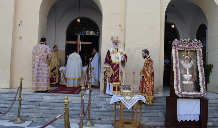 Υπαιθρίως με λαμπρότητα η πανήγυρις της Ζωοδόχου Πηγής