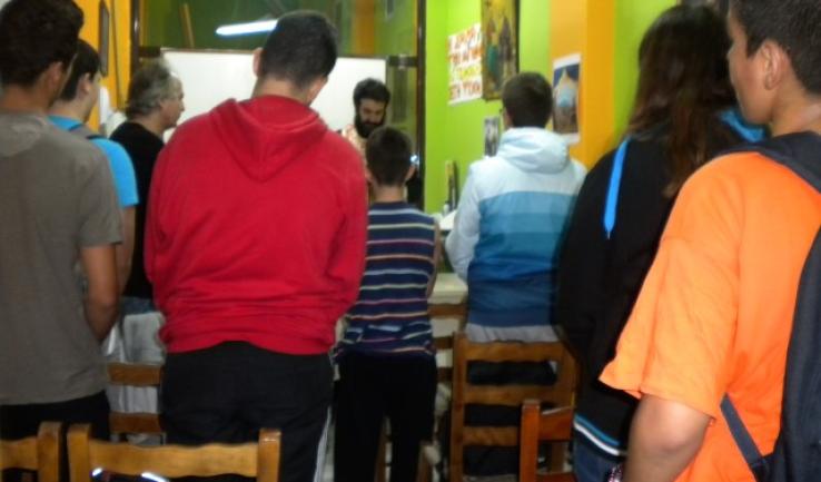 Αγιασμός στο κοινωνικό φροντιστήριο της Αγ. Τριάδας Πετρ.